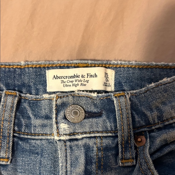 Abercrombie & Fitch Ultra High Rise Crop Jeans - Blue - Picture 2 of 4